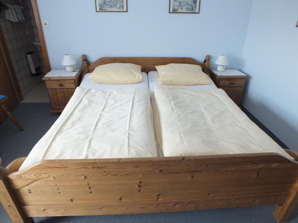 Pension Blauer Gamsbock Kiefersfelden Room photo